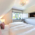 Caras Hus *