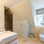 Semesterbostad Caras Hus