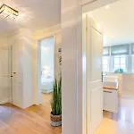 Caras Hus *