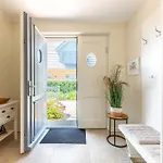 Semesterbostad Caras Hus