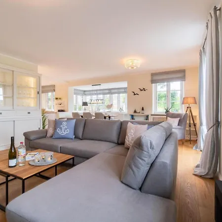 Holiday home Caras Hus
