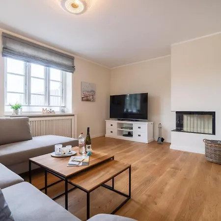 Caras Hus Holiday home *
