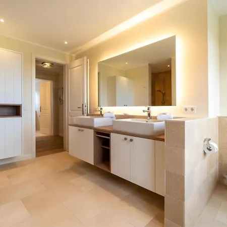 Holiday home Caras Hus *