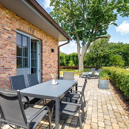 Holiday home Caras Hus *