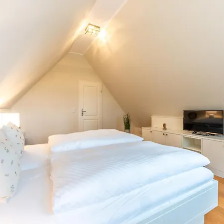度假居 Caras Hus *