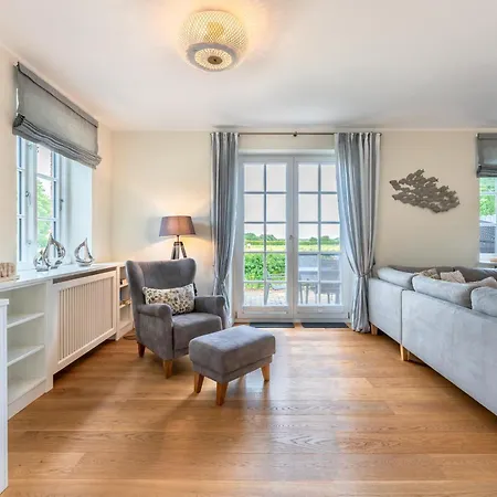 Caras Hus Holiday home Midlum (Schleswig-Holstein)