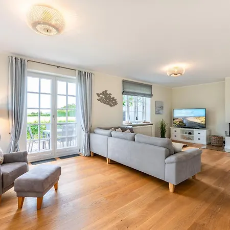 Caras Hus Holiday home *